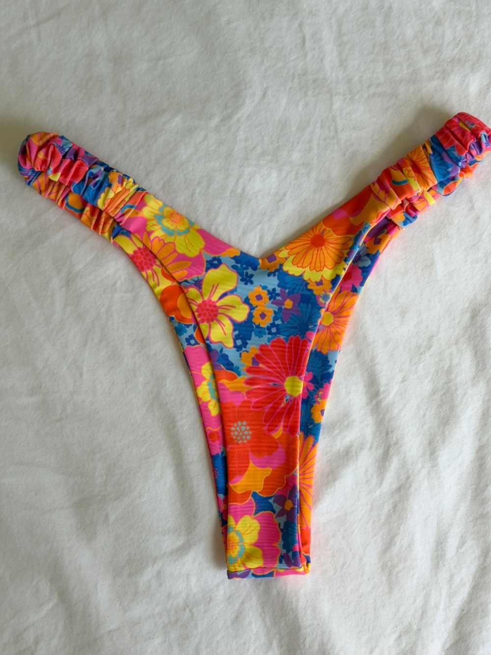 Kulani Kinis - Sapphire Sun Retro thong bikini set - S/M - Picture 8 of 10